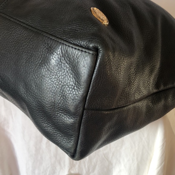 VINCE CAMUTO black pebble leather large shoulder handbag. - Picture 10 of 16